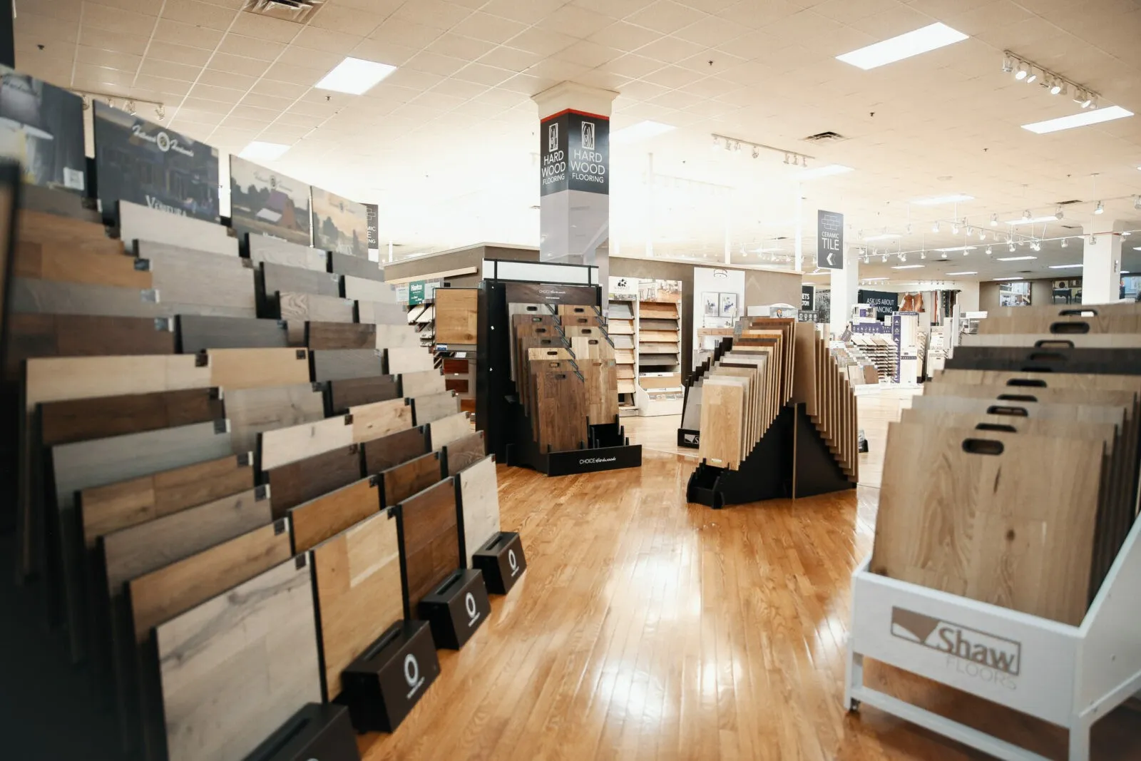 BM0A7725 Showroom | Carpets of Dalton