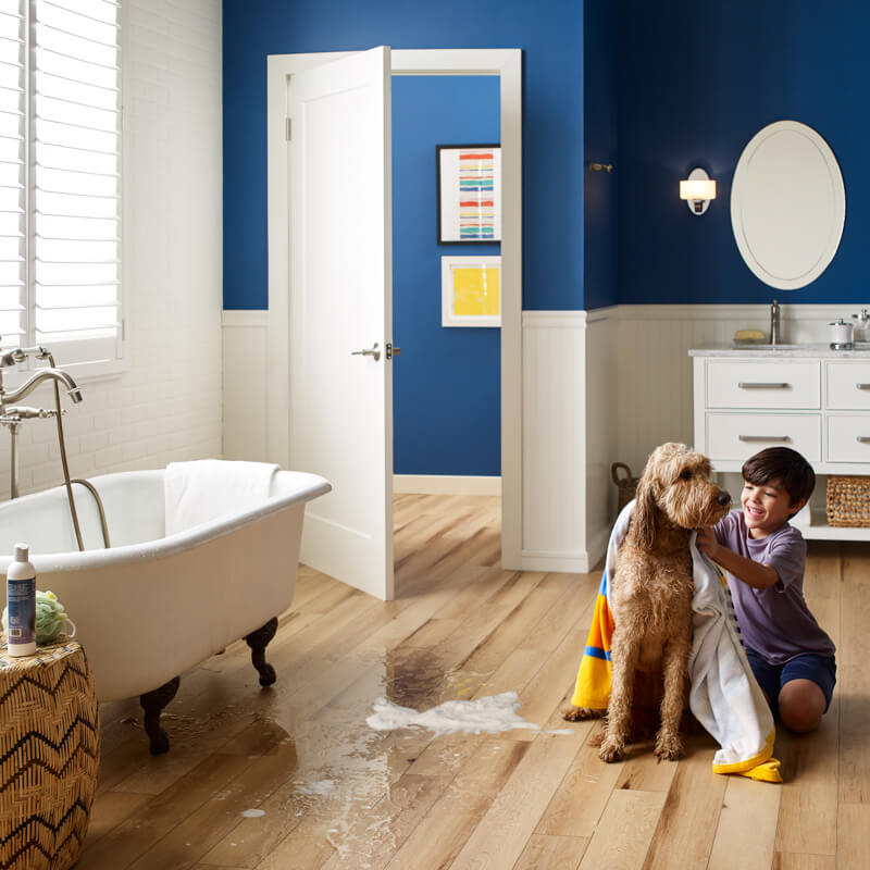 The Difference Between Waterproof Laminate and Luxury Vinyl Plank